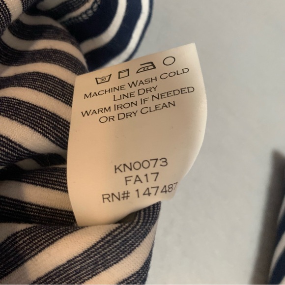 Draper James Blue and White Bell Sleeve Ribbed Blouse Ladies Sz Small - Picture 7 of 7